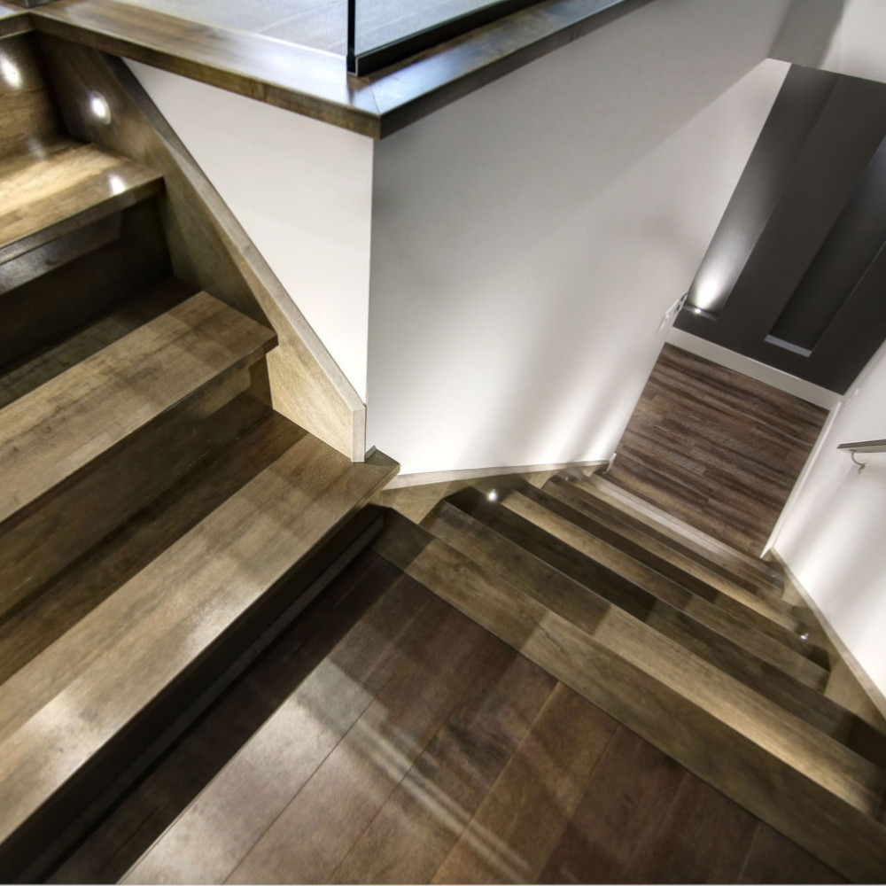 éclairages LED d'escaliers intérieurs