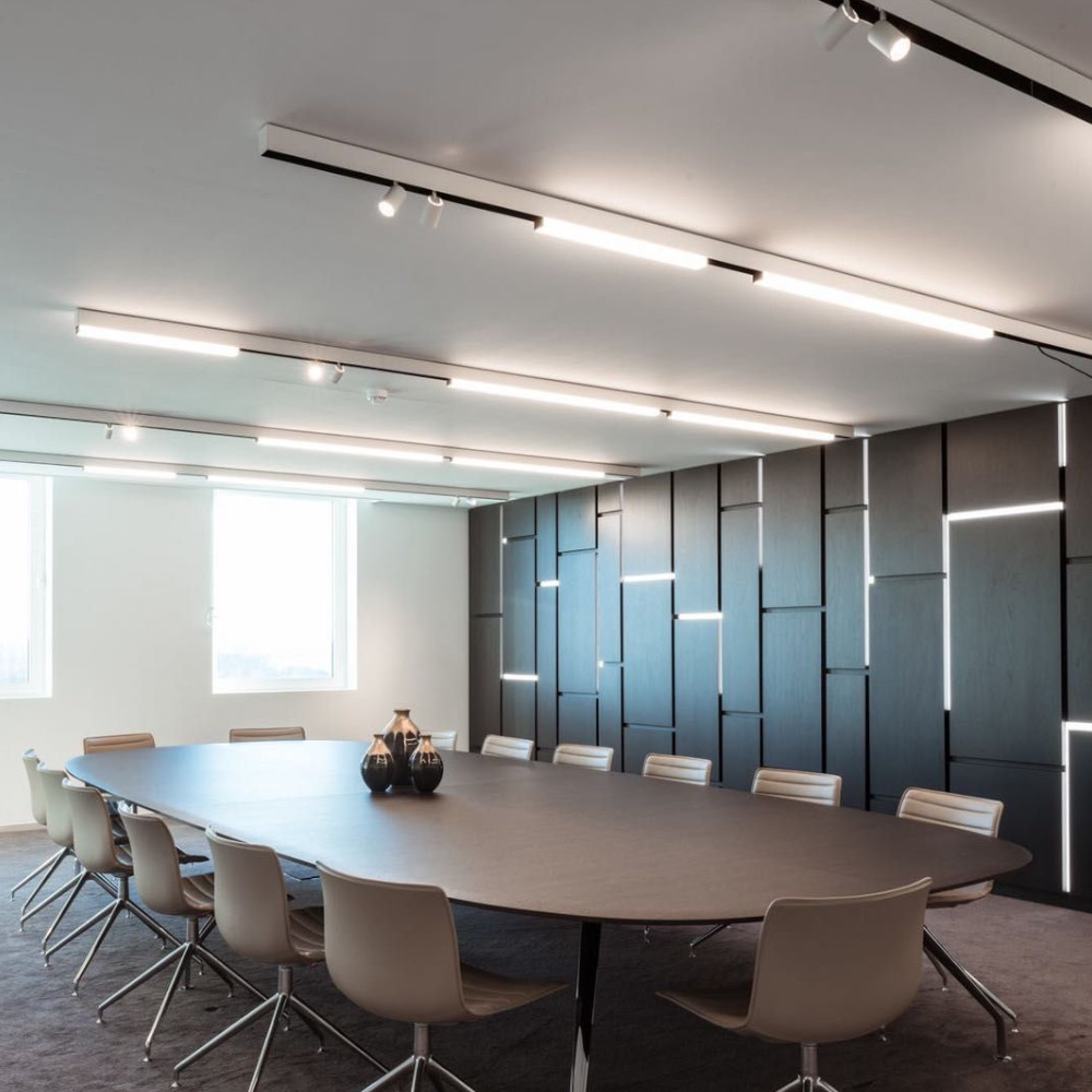 lumières LED pour salle de conférence